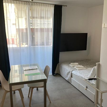 Studio With Small Balcony Las Palmas de Gran Canaria Exterior photo